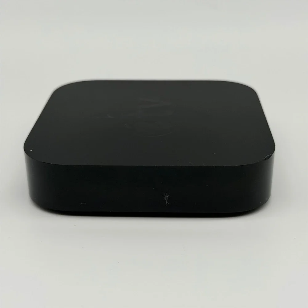 Apple TV A1378 2nd Generation Media Streamer 8GB w/ Remote & Power Cable TESTED